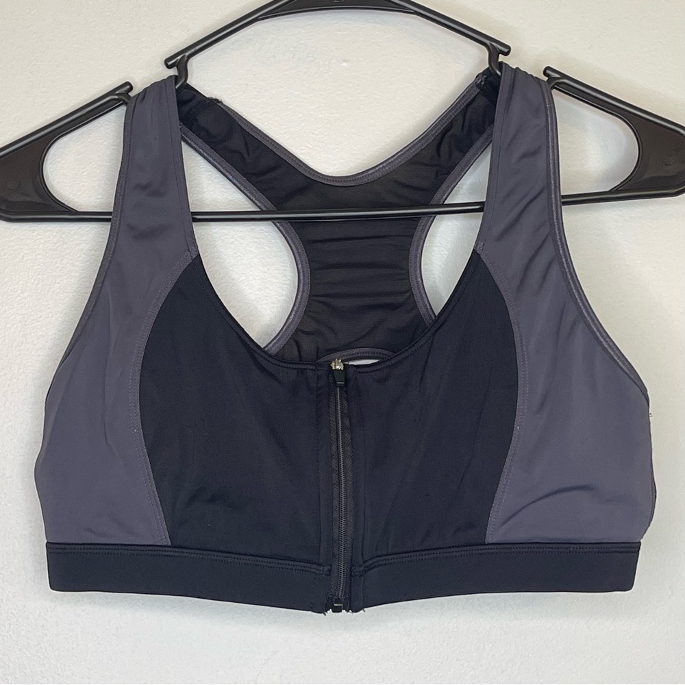 Marika sports bra size Large zip closure